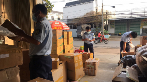 Thu giữ trên 2.000 bộ, khay test Sars-CoV-2 chưa có hóa đơn chứng từ, vi phạm về nhãn hàng hóa