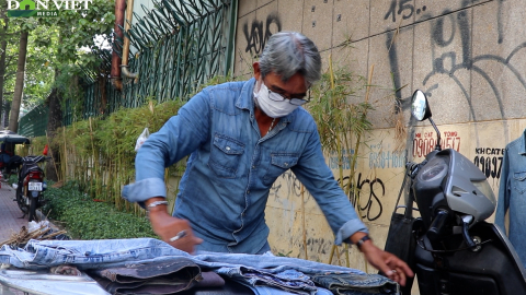 Video: Xé quần jeans “tan nát” khách vẫn mua tới tấp - nghề độc lạ ở Sài Gòn