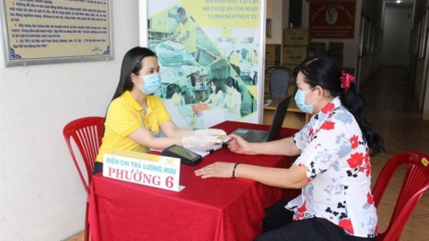 Tham gia BHXH 19 năm, NLĐ đóng tiếp hay hưởng lương hưu hoặc nhận 1 lần?