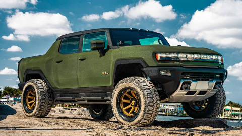 GMC Hummer EV độ thân vỏ bằng chất liệu đặc biệt