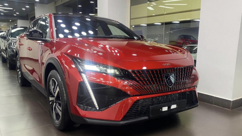 Ảnh thực tế Peugeot 408 về đại lý, ấn định ngày ra mắt, đã có giá dự kiến