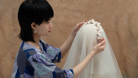 Thú chơi trang sức handmade làm từ đất sét 'độc', lạ khiến giới trẻ Thủ đô thích thú