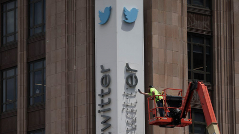 Đổi tên thành X, Twitter có thể 'bay' hàng tỷ USD