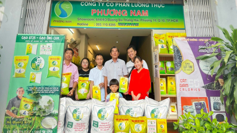 Cửa hàng uỷ quyền chính hãng gạo ST25 Ông Cua tại TP.HCM