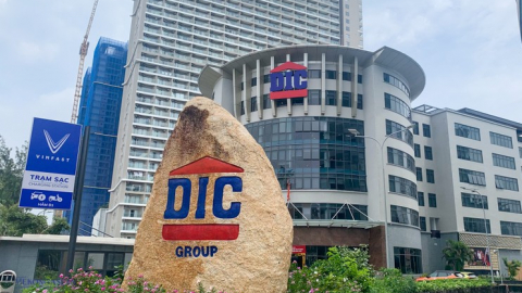 Cổ phiếu bất động sản 'nhuộm đỏ', mã DIG của DIC Corp 'nằm' gần sát sàn