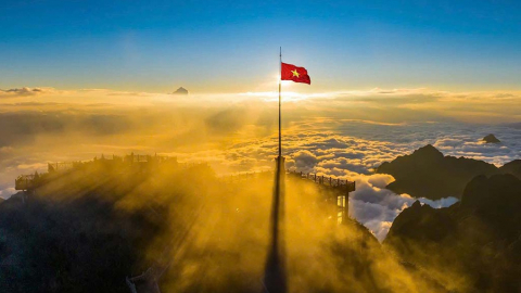 Fansipan giành giải Điểm đến du lịch có thắng cảnh thiên nhiên hàng đầu thế giới 2024