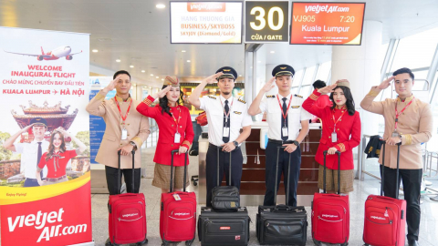 Vietjet chào mừng chuyến bay đầu tiên giữa Kuala Lumpur (Malaysia) và Hà Nội