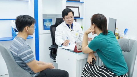 Đi triệt lông ở spa, người phụ nữ 'choáng' khi mắc Herpes, lây cả cho chồng