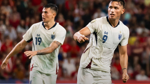 VAR vào cuộc phút 90+3, ĐT Thái Lan ngược dòng ấn tượng trước Singapore