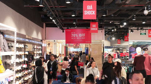 Chuỗi TTTM Vincom “bùng nổ” với gần 2 triệu lượt khách đổ về trong 3 ngày Black Friday