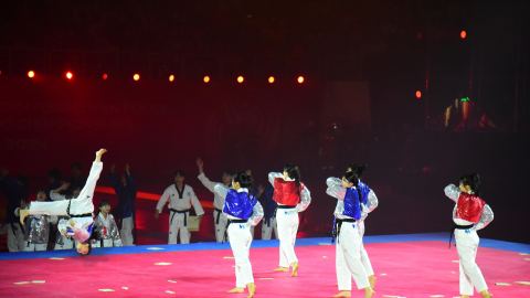 Phát sốt với màn biểu diễn Taekwondo đỉnh cao trên nền nhạc Kpop
