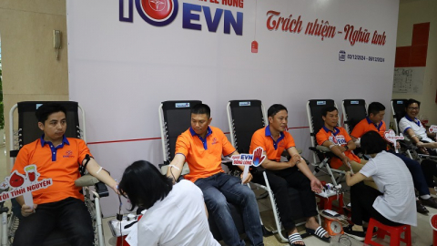 Gần 300 CBCNV ngành điện tham gia hiến máu trong Tuần lễ hồng EVN lần thứ X tại Đắk Lắk