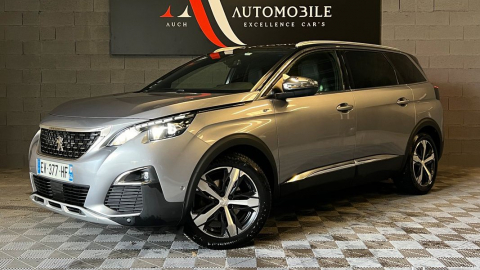 SUV 7 chỗ Peugeot 5008 GT trang bị động cơ mạnh mẽ, giá 1,3 tỷ đồng