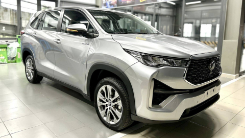 Toyota Innova Cross 2024 đầu tiên bán lại giá ngỡ ngàng