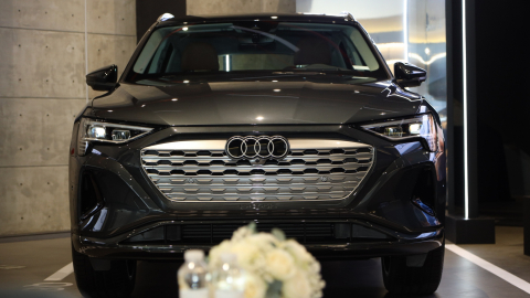 Audi Q8 e-tron chốt giá tại Việt Nam, SUV thuần điện có gì hấp dẫn?