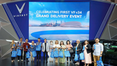 VinFast bàn giao lô SUV điện VF e34 đầu tiên tại Indonesia