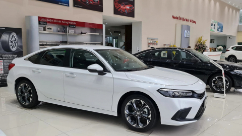 Giá xe Honda Civic lăn bánh tháng 7/2024: Đua giảm giá với xe lắp ráp Mazda 3, KIA K3