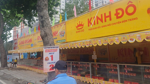 Bánh trung thu “mua 1 thành 4” khắp Sài Gòn, vì sao Như Lan, Kinh Đô, Kido không thấy giảm?