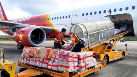 Vietjet ủng hộ đồng bào tại các vùng bị thiệt hại do bão lũ