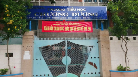 Hy hữu chuyện giáo viên để phụ huynh tự ôn tập cho học sinh vì không đồng ý đề nghị mua laptop cho cô