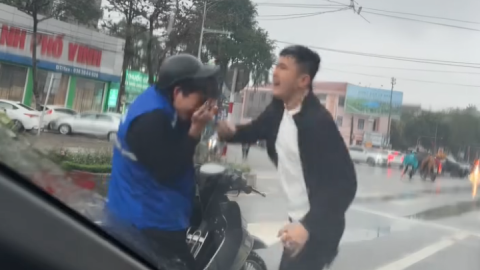 Công an xác minh clip nam shipper bị đánh dã man ngay trên đường ở Nghệ An