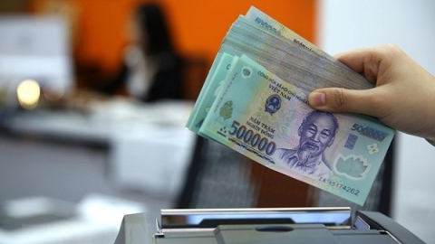 Lãi suất ngân hàng cao nhất hôm nay 25/2: Eximbank điều chỉnh lãi suất, điều gì đáng chú ý?