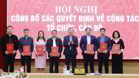 Chủ tịch Hội NDVN Lương Quốc Đoàn trao Quyết định thành lập Đảng bộ bộ phận, Chi bộ trực thuộc Đảng bộ T.Ư Hội NDVN