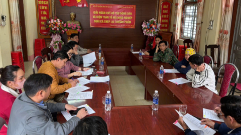 Lào Cai: Giải ngân Quỹ Hỗ trợ nông dân cho hội viên nuôi vịt, cá chép lai