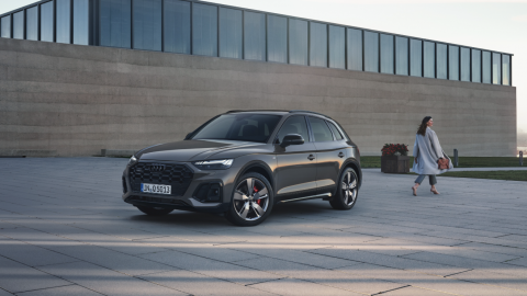 Xe sang Mercedes, BMW, Lexus tăng trưởng ì ạch: Khi nhóm khách hàng siêu giàu chuyển dịch 'gu'