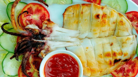 Đặc sản Bình Thuận, đây là 2 loài cá biển, loại này đem phơi một nắng, loại kia trộn gỏi, nếm ngon nút lưỡi