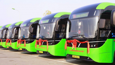 Đấu thầu cung cấp xe buýt Hà Nội 2025: 64/65 gói chỉ một nhà thầu tham dự