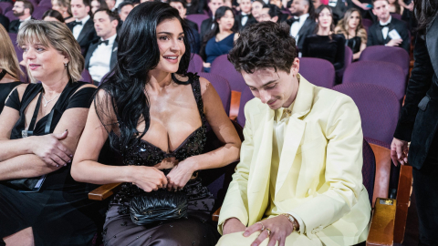 Timothée Chalamet và Kylie Jenner gây chú ý tại Oscar 2025