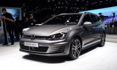 Cận cảnh phiên bản xe du lịch Volkswagen Golf GTD mới 