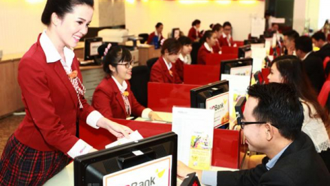 Vì sao khối ngoại “đổ tiền” vào HDB của tỷ phú Nguyễn Thị Phương Thảo?
