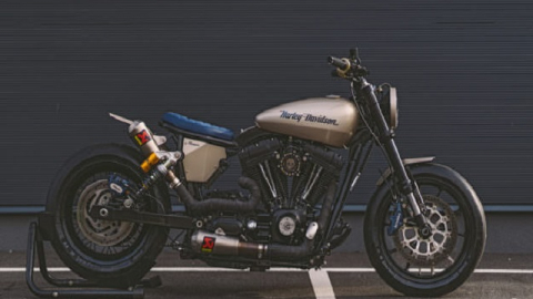'Phiêu' cùng xe độ Harley Dyna Eleanor của NCT