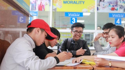 UEF và HUTECH công bố điểm trúng tuyển xét học bạ