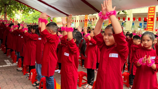 Phú Thọ: Học sinh mặc áo the, hát Xoan rộn ràng trong ngày khai giảng
