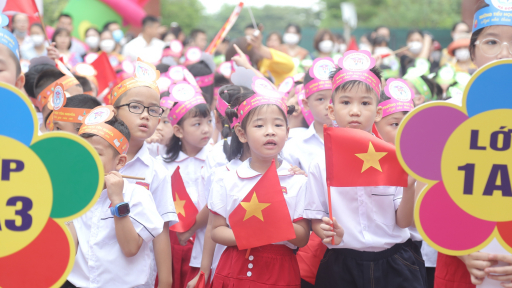 'Miễn học phí-Có thể hay không thể': 'Chỉ những lãnh đạo có tầm mới có quyết định táo bạo về giáo dục' (bài 4)