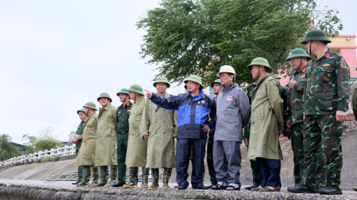 Kiểm tra công tác ứng phó bão số 2 tại Quảng Ninh, Bộ trưởng Bộ NNPTNT đề nghị không chủ quan, lơ là