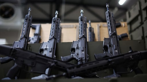 Một đồng minh của NATO đã tìm ra cách đưa vũ khí đến Ukraine rẻ và nhanh hơn để khiến Nga sững sờ