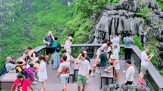 Lý do nhiều người chọn điểm đến Hang Múa