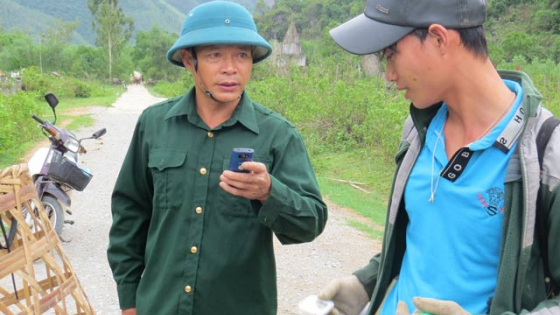 Cơm đùm, gạo bới lên núi chăn... voọc