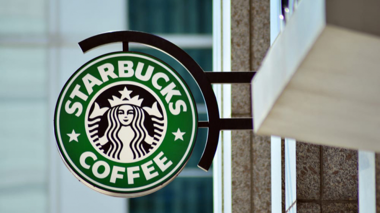 Starbucks quyết định 'đoạn tuyệt' với quảng cáo trên mạng xã hội