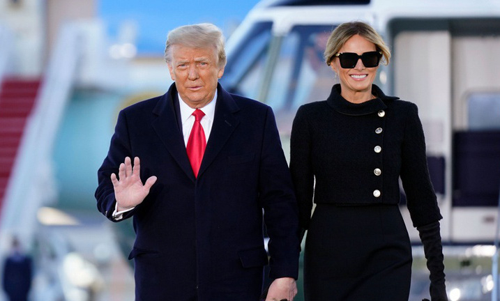Trump rời Nhà Trắng nhưng báo hiệu sẽ sớm quay lại