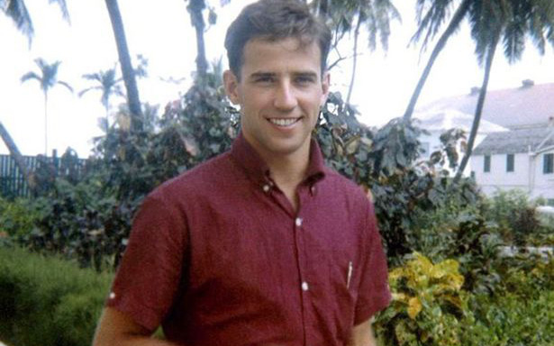 Ảnh Biden thời trẻ đẹp trai như tài tử điện ảnh khiến dân mạng 'phát cuồng'