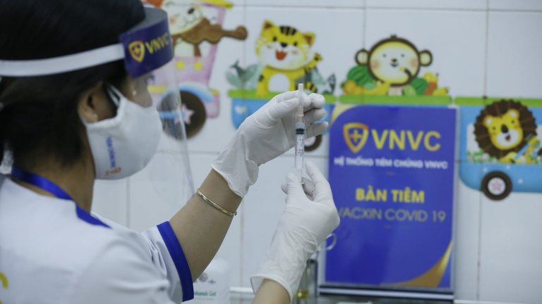 Thêm 3 tỉnh triển khai tiêm vắc xin Covid-19