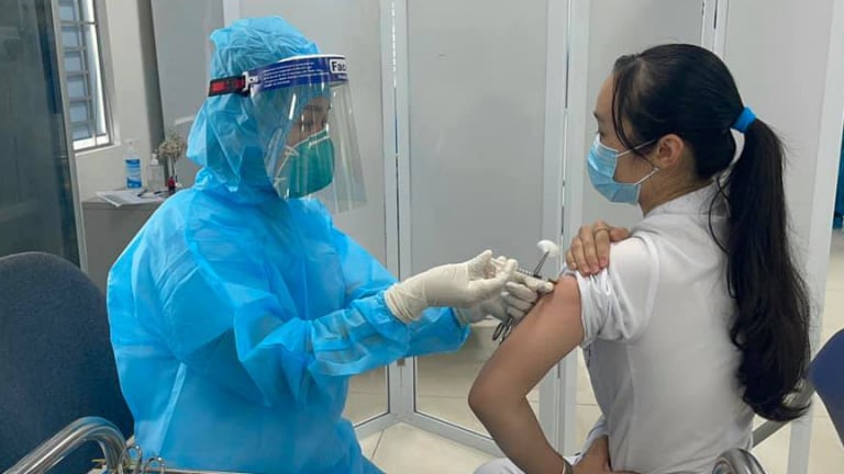 Thêm 12 ca Covid-19 mới, ngày mai (9/3), Hà Nội tiêm vắc xin Covid-19 