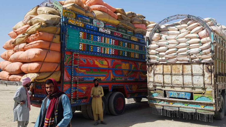 Tình hình Afghanistan: tiền tệ trượt giá, giá lương thực leo thang chóng mặt