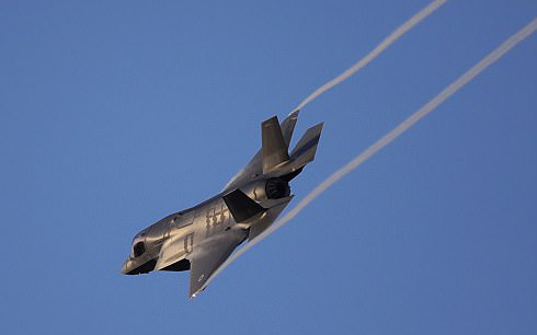 Anh chạy đua với Nga để trục vớt F-35 rơi trên Địa Trung Hải, sợ bí mật quân sự lọt vào tay Putin
