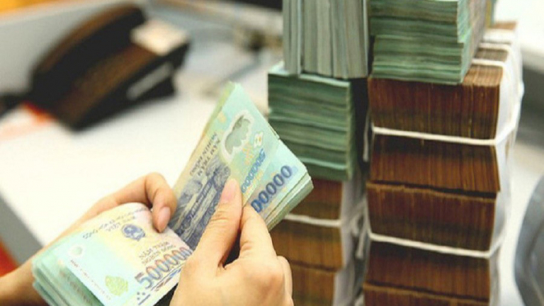 Ngân hàng đồng loạt tăng lãi suất tiết kiệm, người gửi tiền có mặn mà?